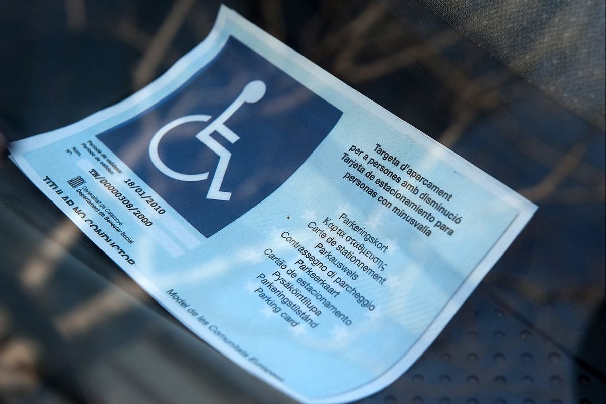 Cocemfe Barcelona i l’AMB busquen alternatives per a la gestió de les places d’aparcament per a persones amb mobilitat reduïda